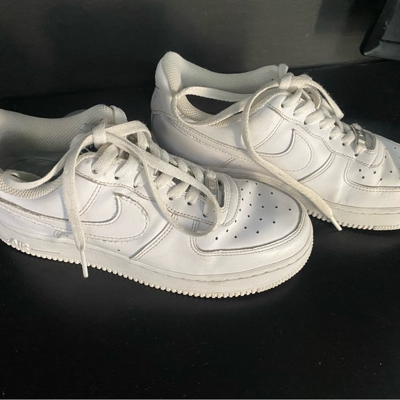Nike Air Force 1 LE (GS) - Picture 1 of 6